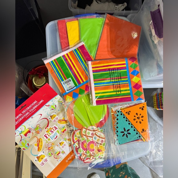 Miscellaneous Fiesta Party Supplies Bundle - Picture 11 of 12
